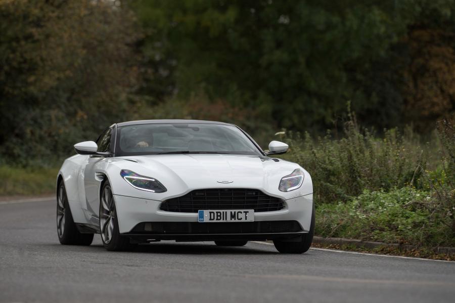  Aston Martin DB11 V8 2017 года  (UK) (фото 13 из 40)
